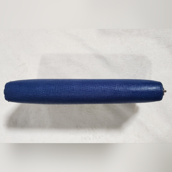 Fendi Selleria long zip. Slight fading int cloth pockets. Liggt coin residue - Picture 8 of 16